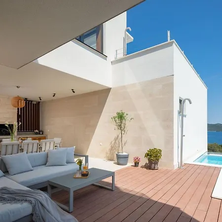 Ferienhaus Mit Privatpool Fur 8 Personen Ca 353 Qm In Jezera, Dalmatien Norddalmatien * イェゼラ