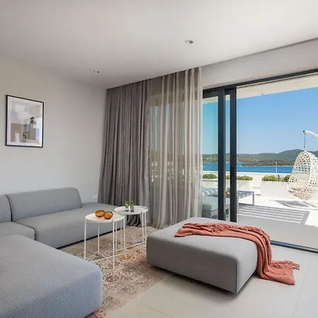 別荘 Ferienhaus Mit Privatpool Fur 8 Personen Ca 353 Qm In Jezera, Dalmatien Norddalmatien
