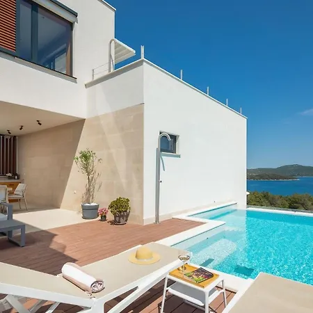 別荘 Ferienhaus Mit Privatpool Fur 8 Personen Ca 353 Qm In Jezera, Dalmatien Norddalmatien