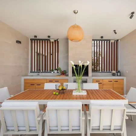 Ferienhaus Mit Privatpool Fur 8 Personen Ca 353 Qm In Jezera, Dalmatien Norddalmatien *