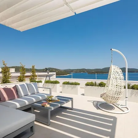 Ferienhaus Mit Privatpool Fur 8 Personen Ca 353 Qm In Jezera, Dalmatien Norddalmatien