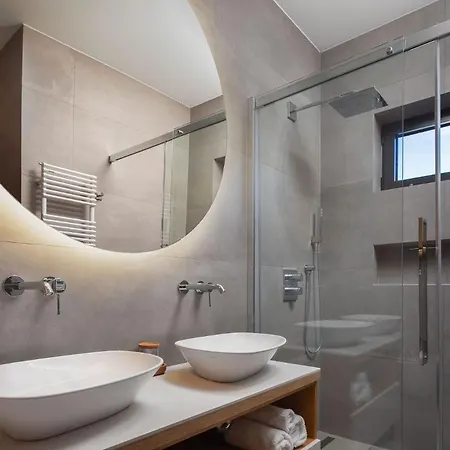 別荘 Ferienhaus Mit Privatpool Fur 8 Personen Ca 353 Qm In Jezera, Dalmatien Norddalmatien *